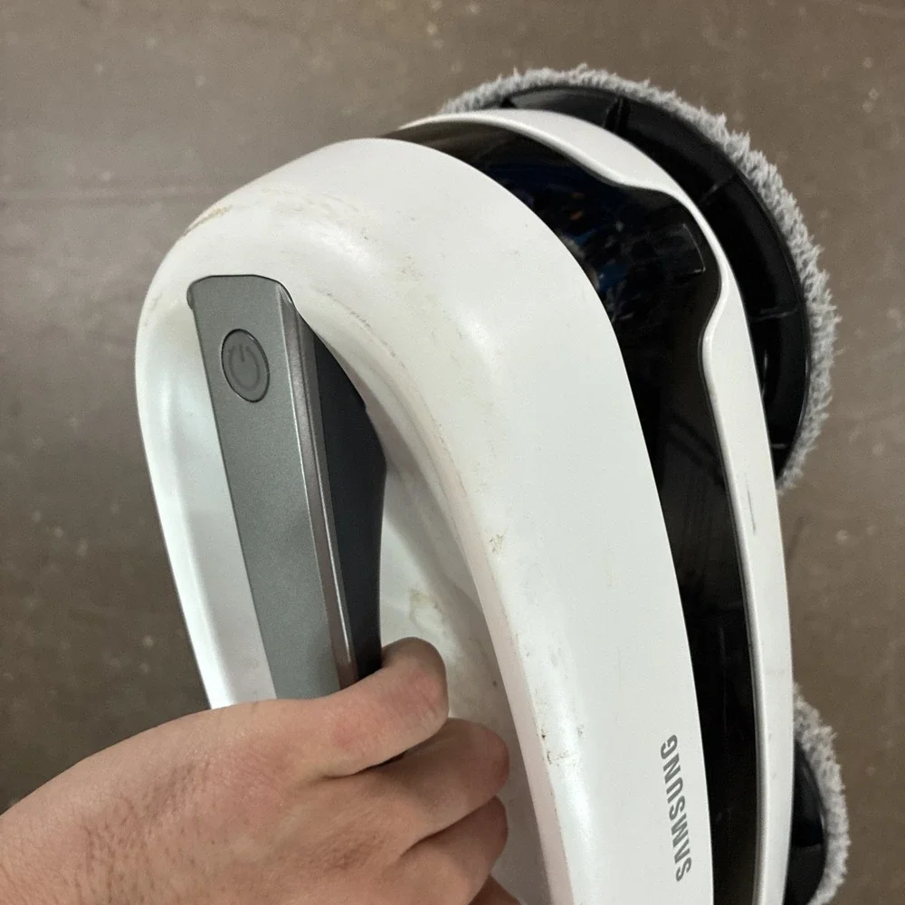 Samsung Jetbot Mop VR20T6001MW iRobot Vacuum / No Remote Or Charger - Untested!